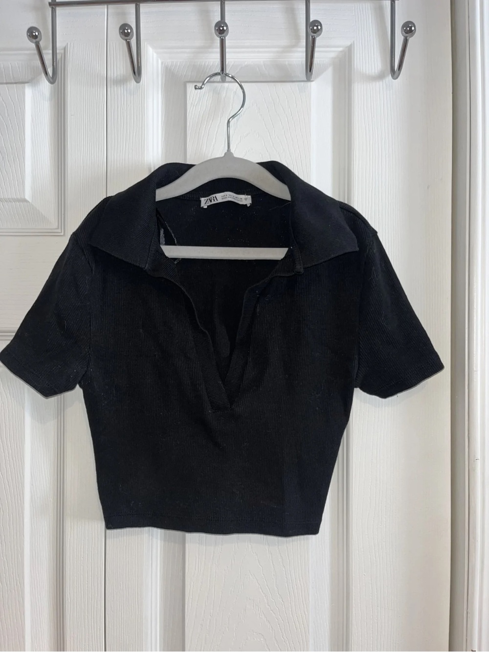 Zara Black Ribbed Polo Crop Top with V-Neck